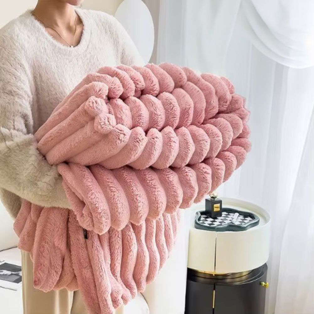 Sumptuous Cozy Fleece Throw Blanket™