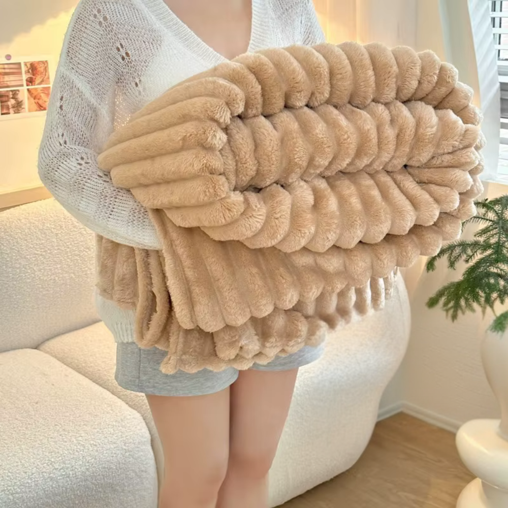Sumptuous Cozy Fleece Throw Blanket™