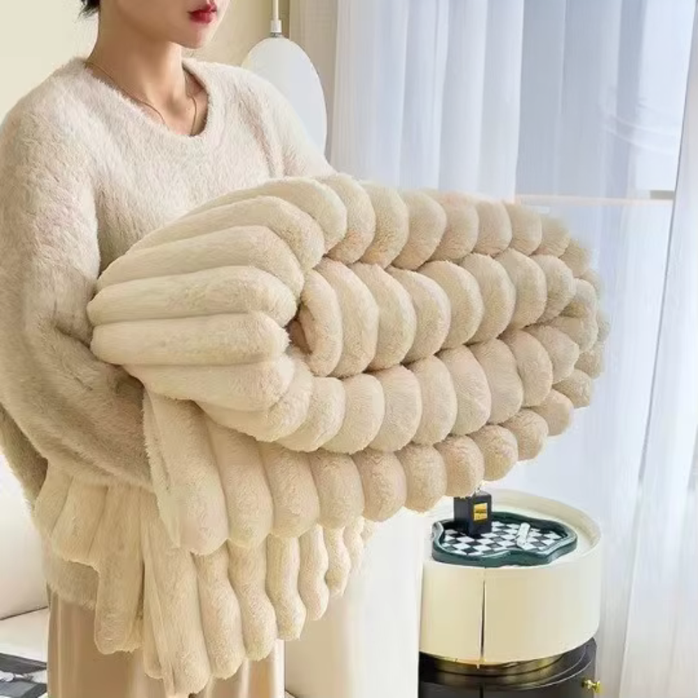 Sumptuous Cozy Fleece Throw Blanket™