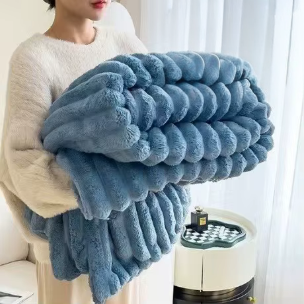 Sumptuous Cozy Fleece Throw Blanket™