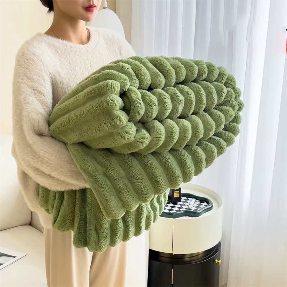 Sumptuous Cozy Fleece Throw Blanket™