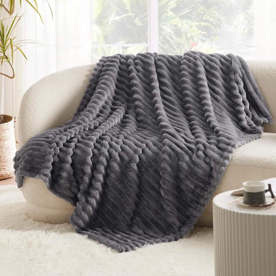Sumptuous Cozy Fleece Throw Blanket™